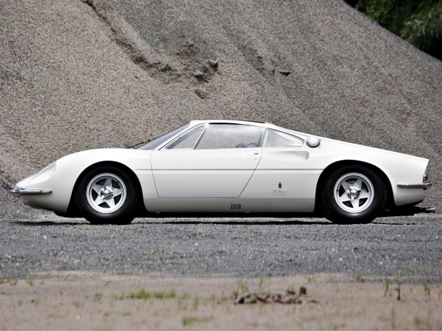  Ferrari 365 P Berlinetta Speciale 1966 года  (фото 21 из 22)